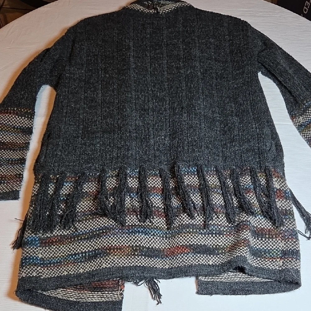 Monoreno Gray Multicolor Fringe Cardigan